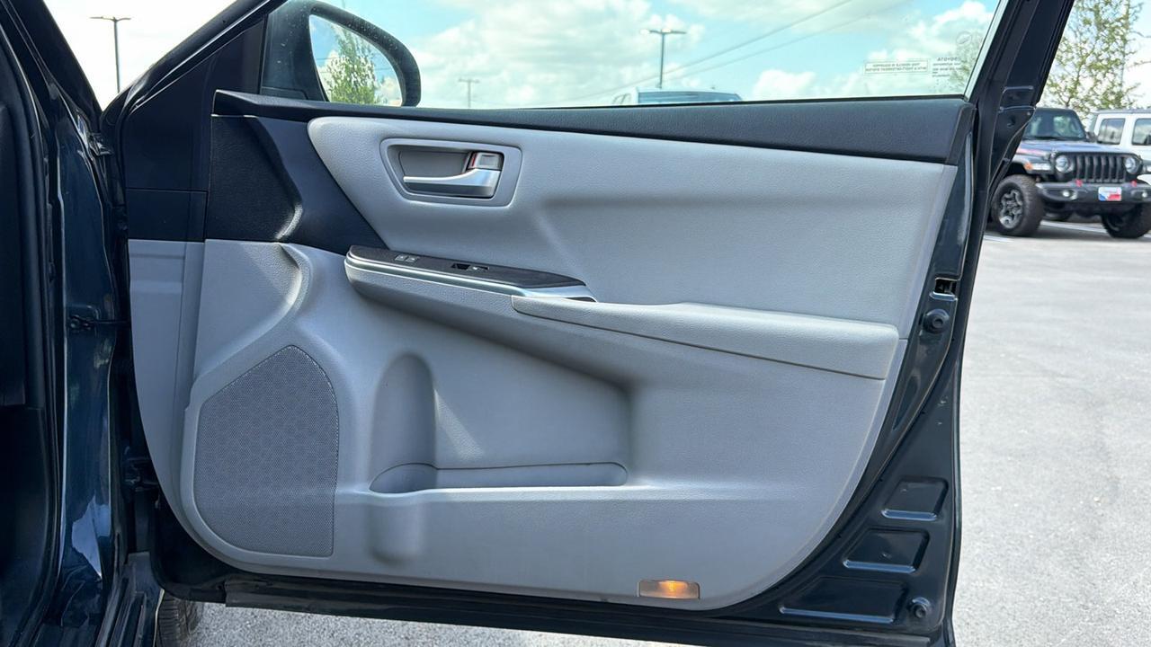 2015 Toyota Camry SE New Braunfels TX