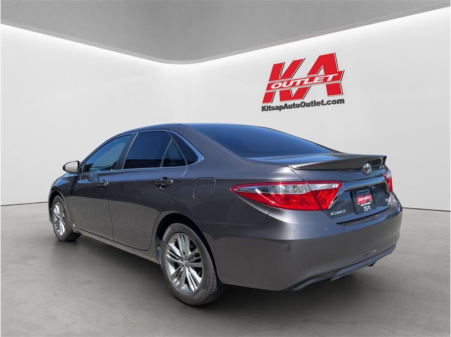 2015 Toyota Camry SE Sedan 4D