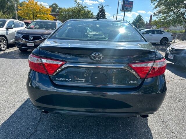 2015 Toyota Camry XSE photo 4
