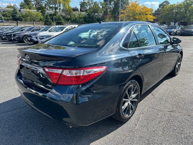 2015 Toyota Camry XSE photo 5