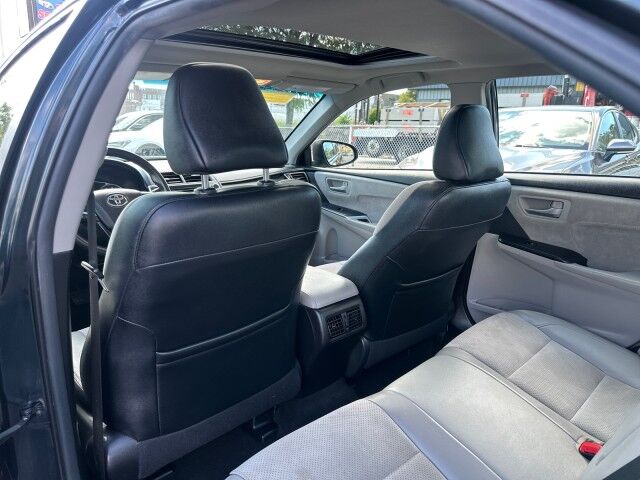 2015 Toyota Camry XSE photo 24