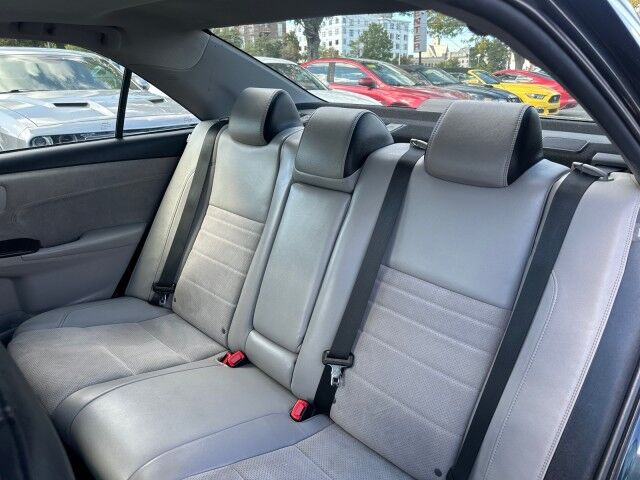 2015 Toyota Camry XSE photo 26