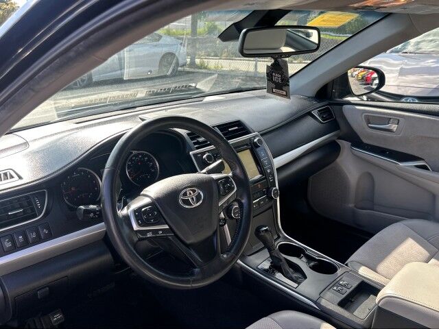 2015 Toyota Camry XSE photo 10