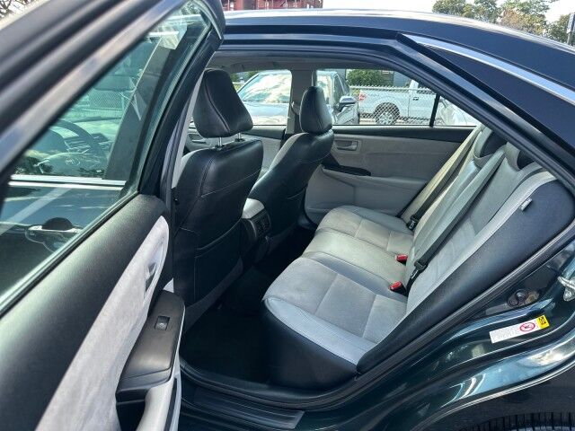 2015 Toyota Camry XSE photo 25