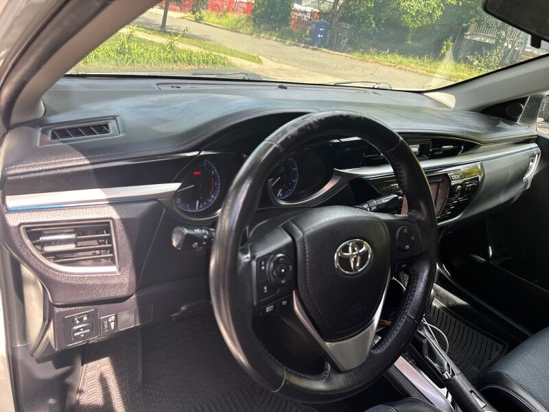 2015 Toyota Corolla S Plus w/ Driver Convenience Package and Moonroof Arlington VA