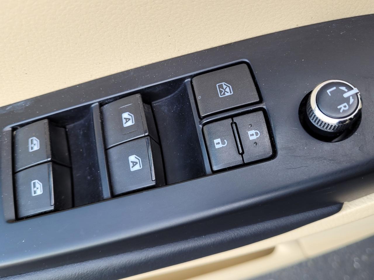 2015 Toyota HIGHLANDER XLE V6 AWD Vacaville CA