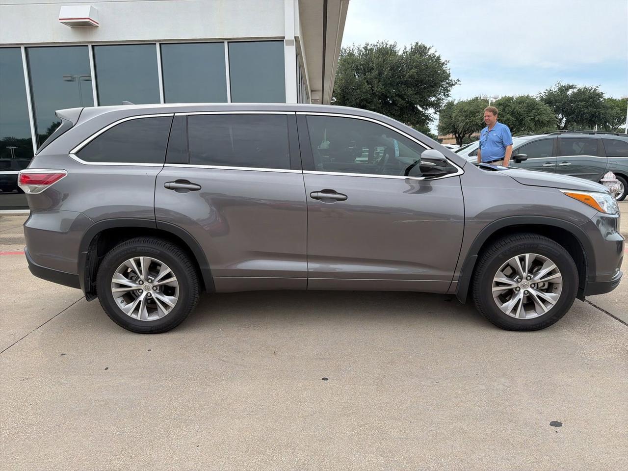 2015 Toyota Highlander LE Hurst TX