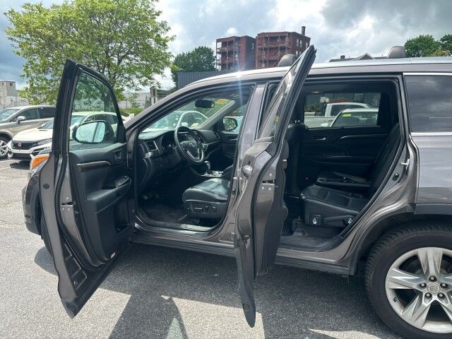 2015 Toyota Highlander Limited Worcester MA