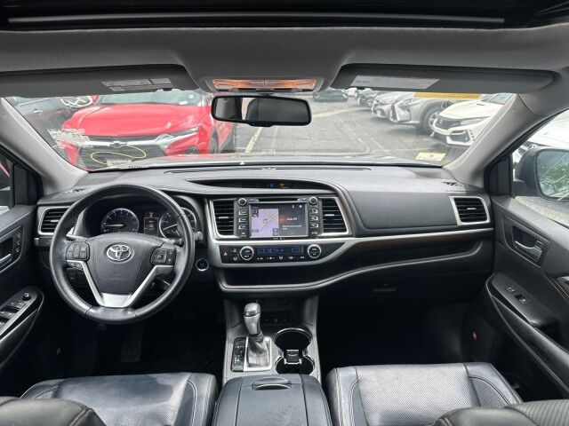 2015 Toyota Highlander Limited Worcester MA