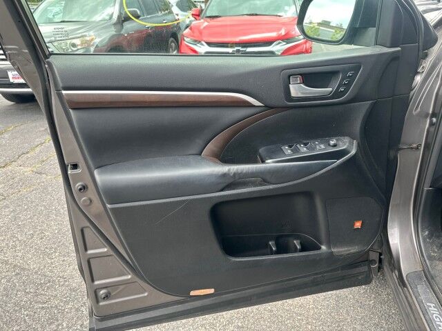 2015 Toyota Highlander Limited Worcester MA