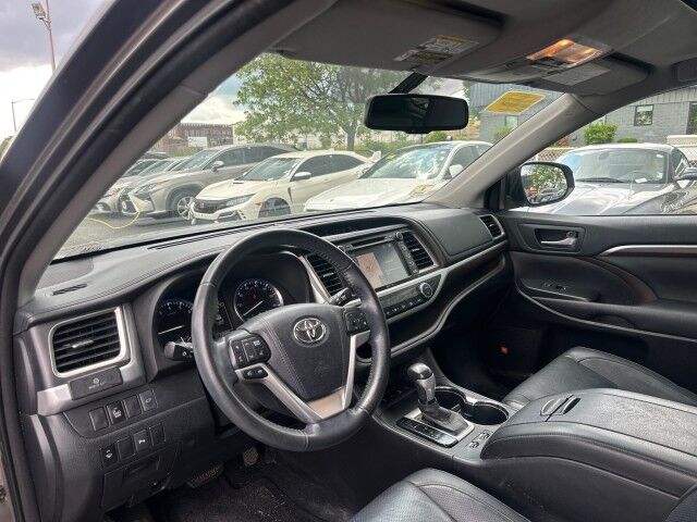 2015 Toyota Highlander Limited Worcester MA