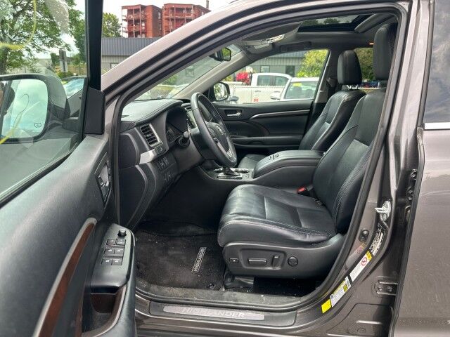 2015 Toyota Highlander Limited Worcester MA
