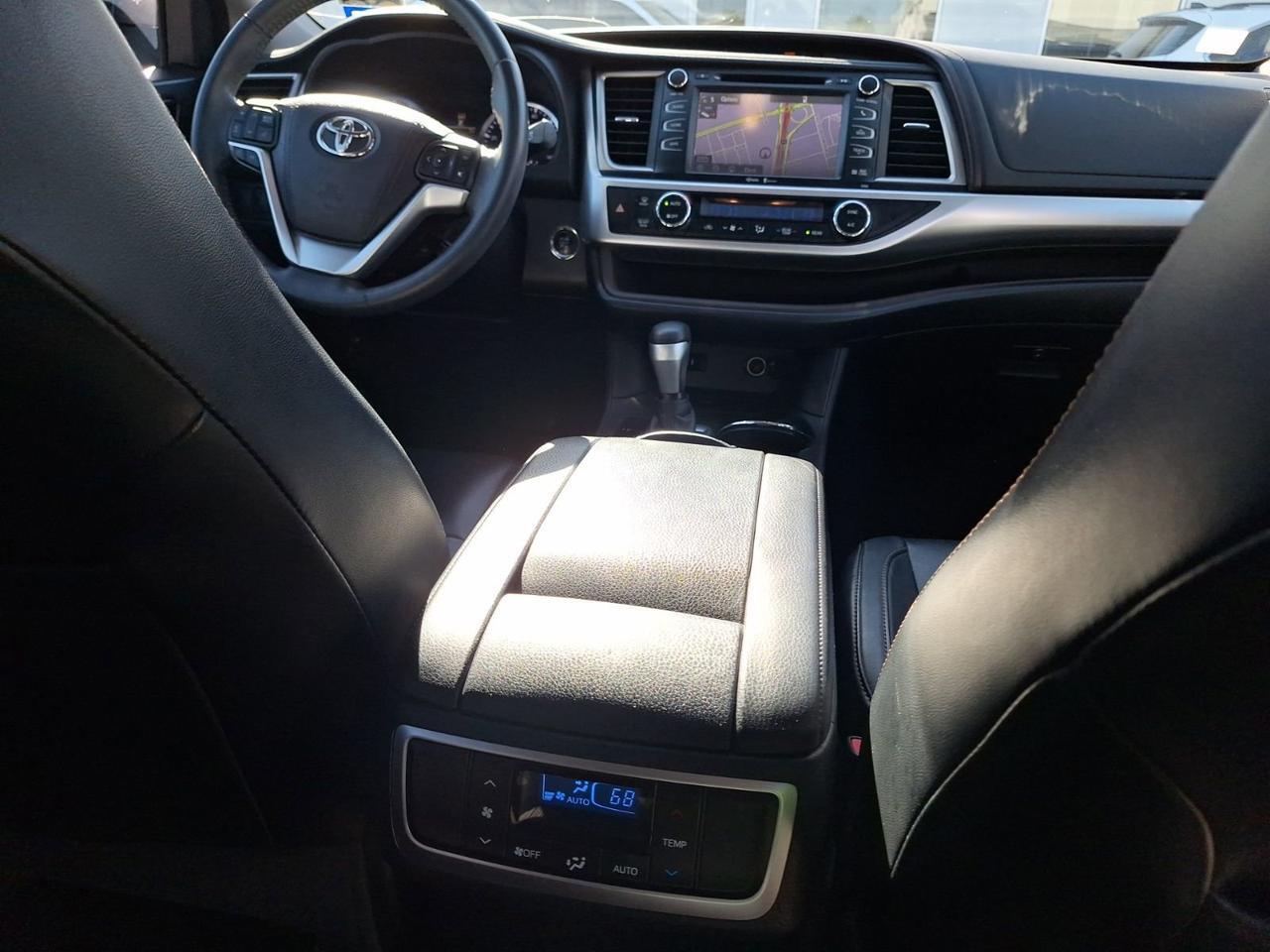 2015 Toyota Highlander XLE Hurst TX