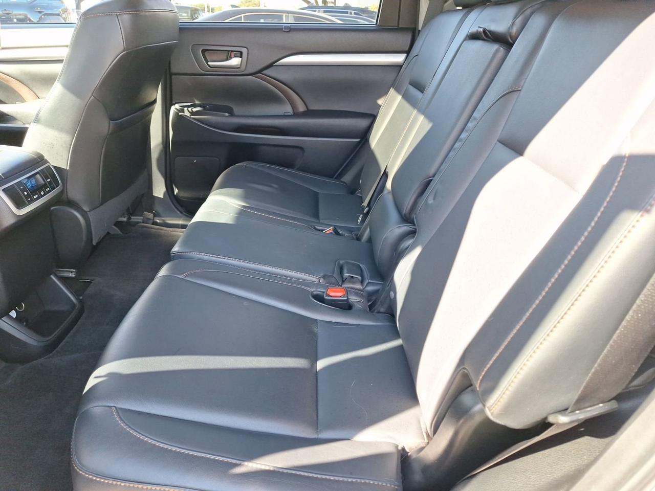 2015 Toyota Highlander XLE Hurst TX