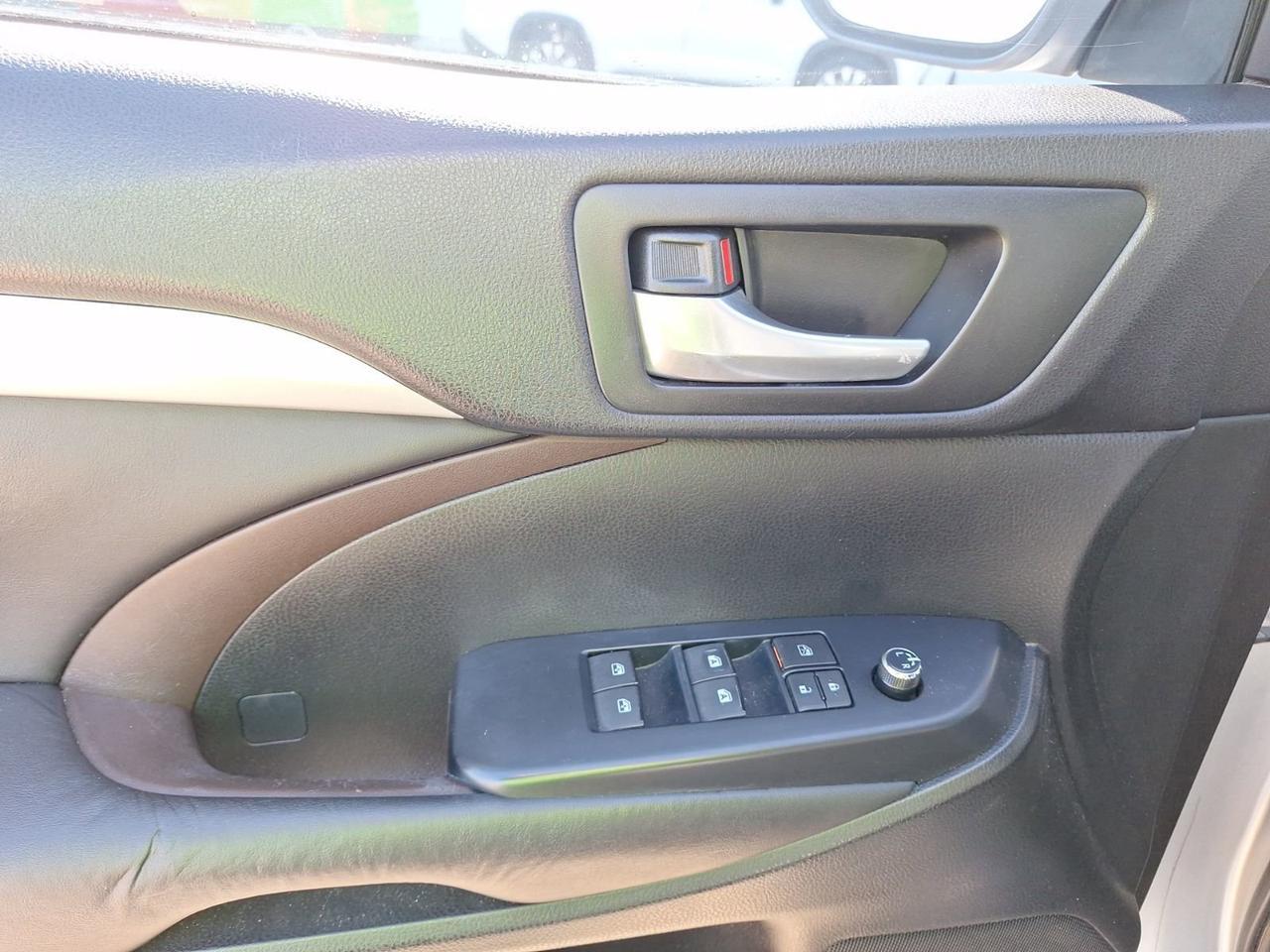 2015 Toyota Highlander XLE Hurst TX