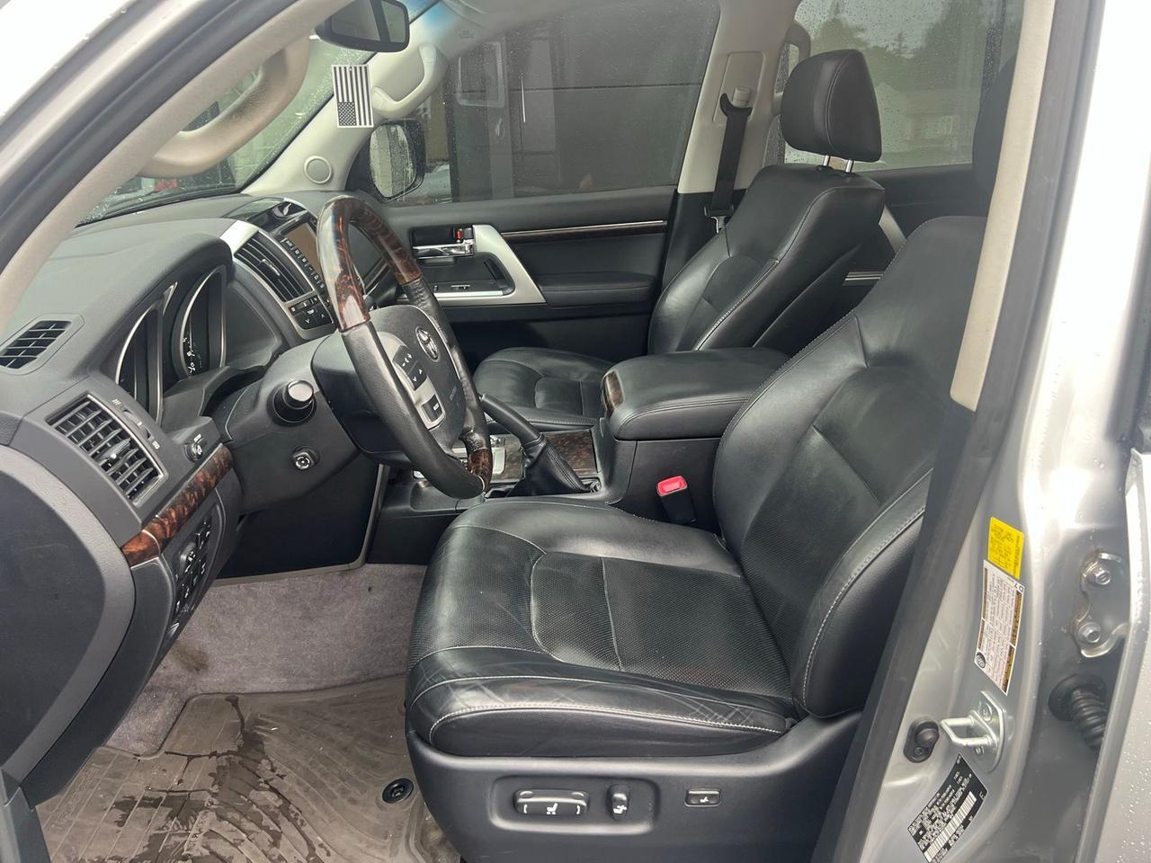 2015 Toyota Land Cruiser AWD V8 3rd Row Seating Rear DVD Portland OR