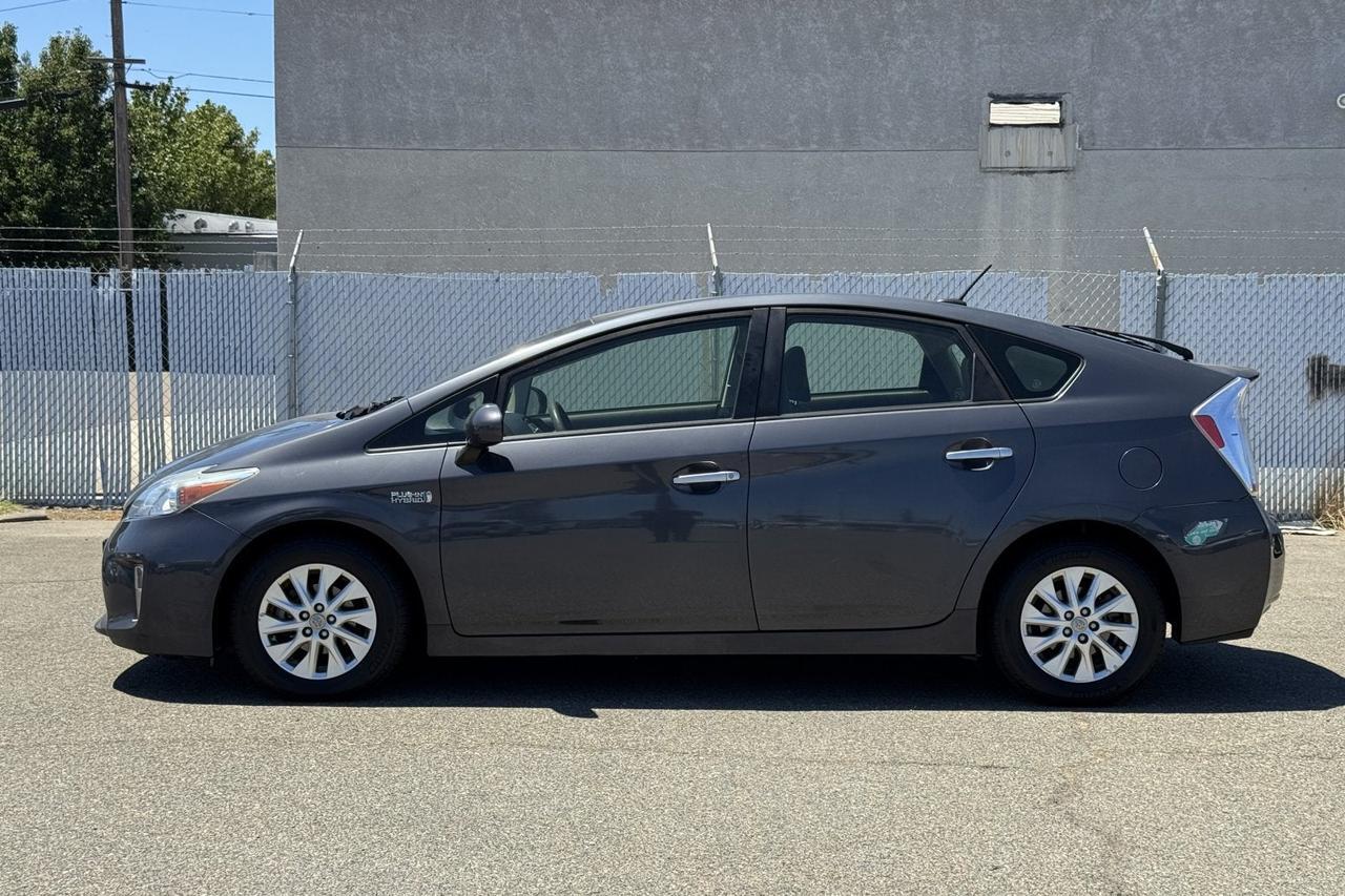 2015 Toyota Prius Plug-In Base
