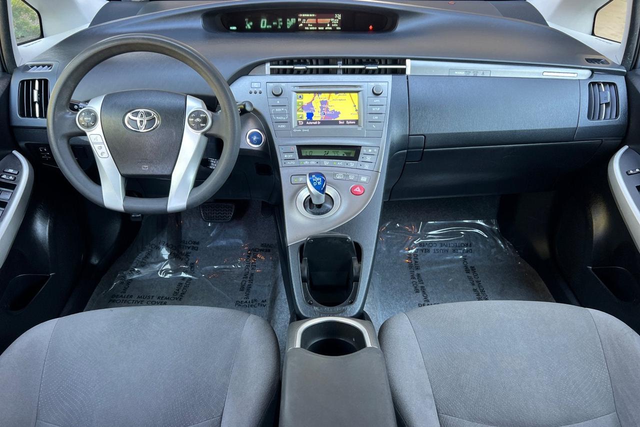 2015 Toyota Prius Plug-In Base