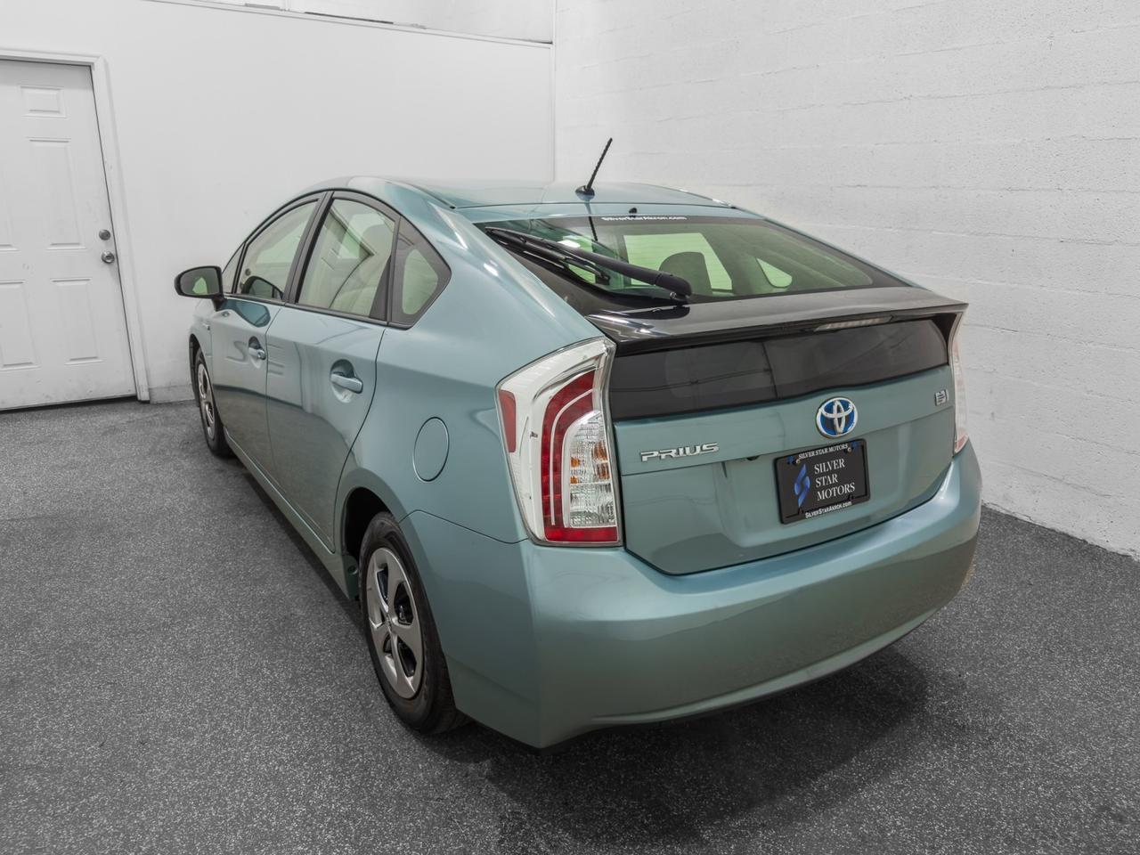 2015 Toyota Prius Two Tallmadge OH