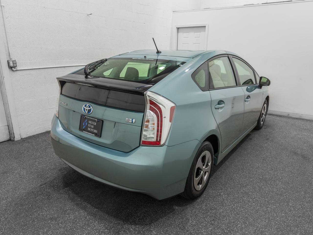 2015 Toyota Prius Two Tallmadge OH
