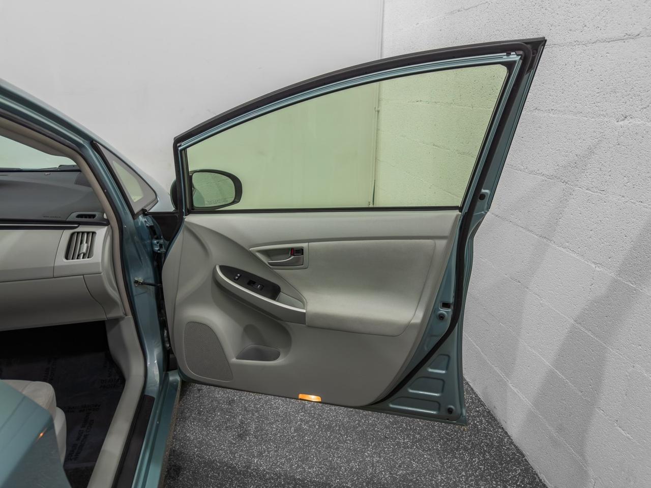 2015 Toyota Prius Two Tallmadge OH