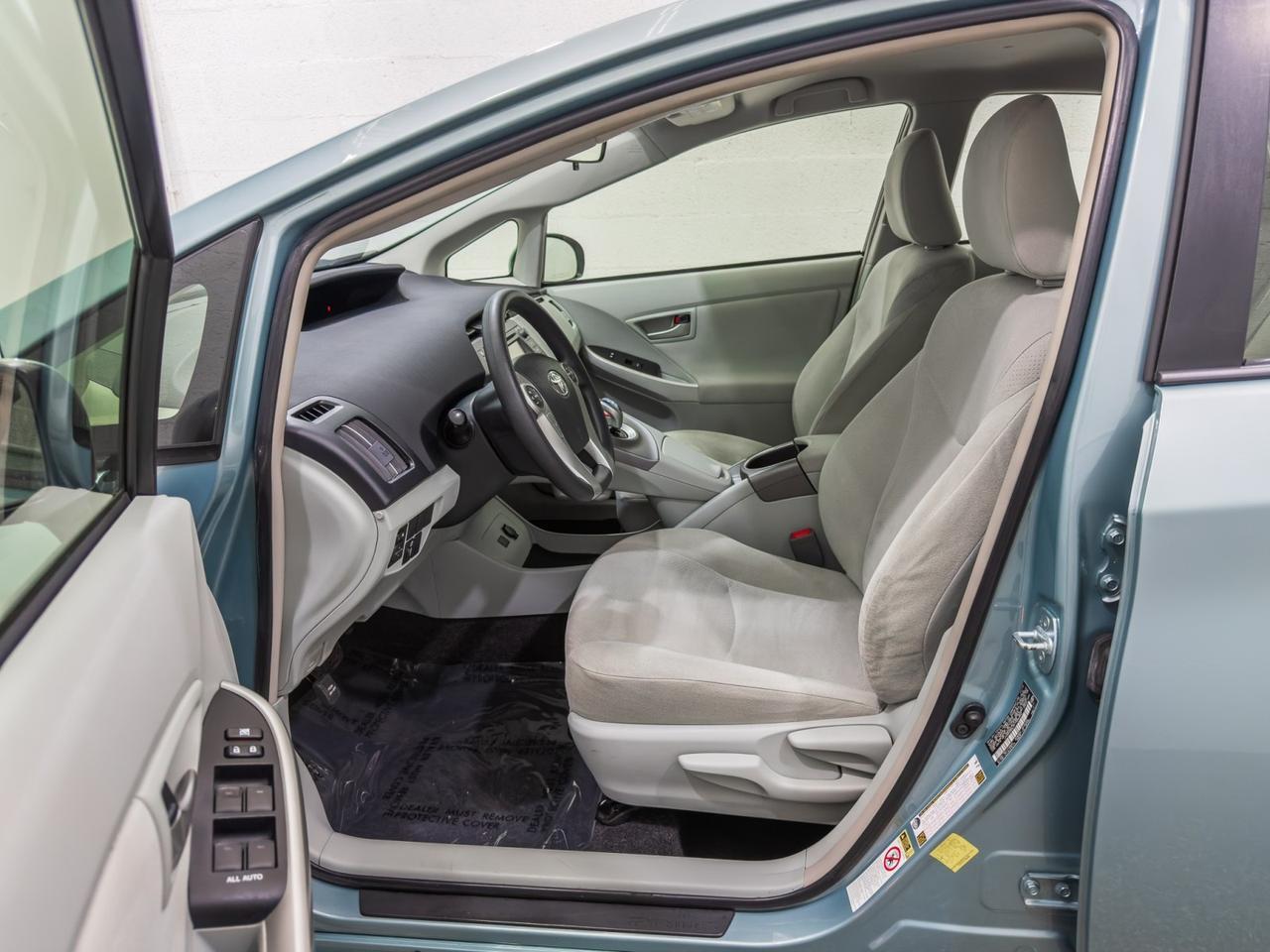 2015 Toyota Prius Two Tallmadge OH