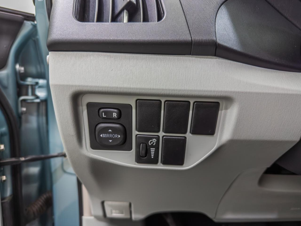 2015 Toyota Prius Two Tallmadge OH