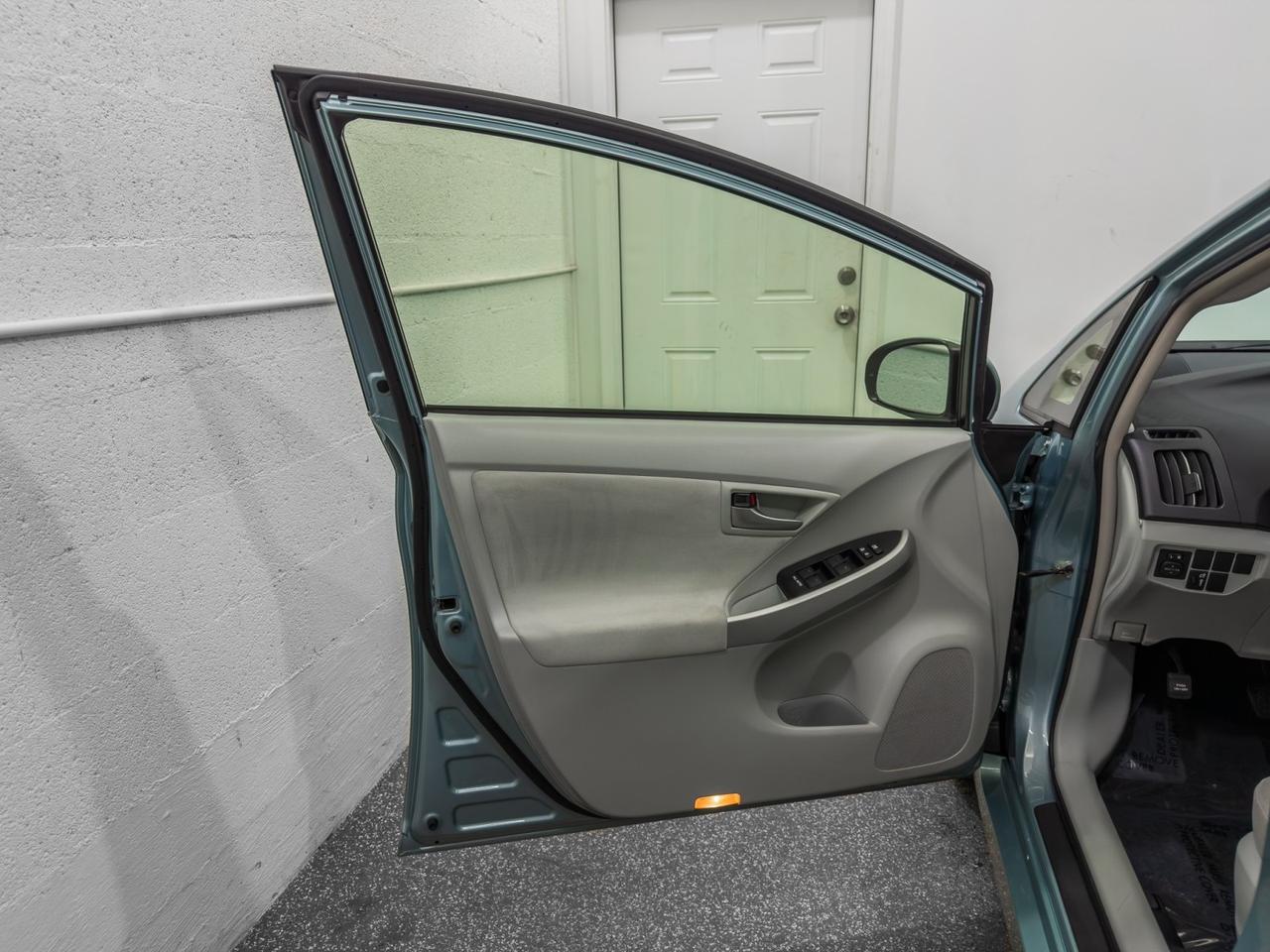 2015 Toyota Prius Two Tallmadge OH