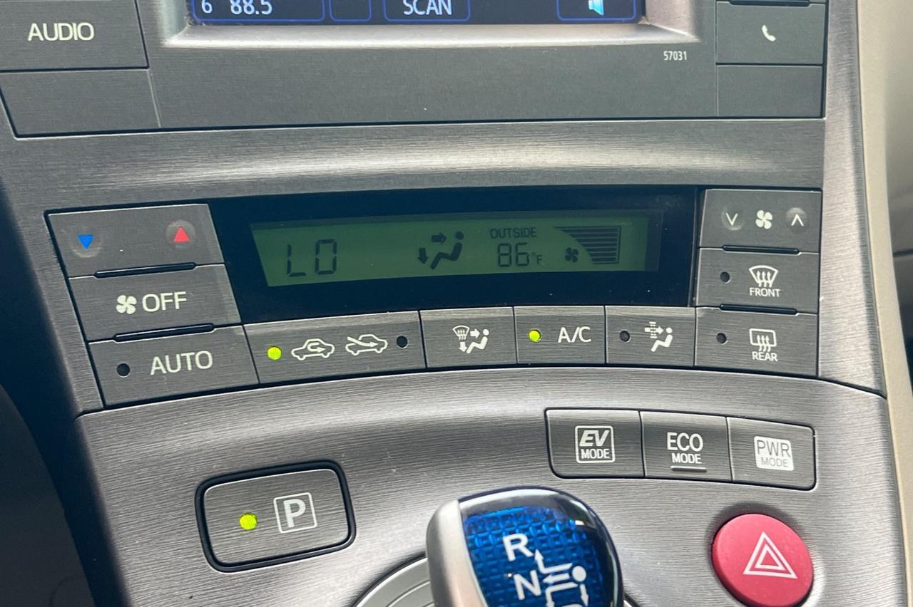 2015 Toyota Prius Two Ontario OR