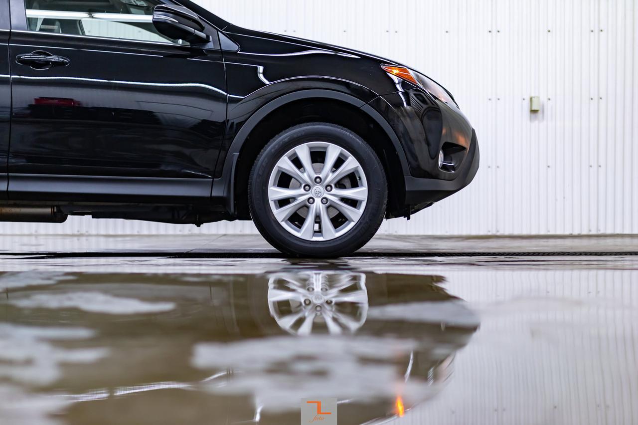 2015 Toyota RAV4 AWD Limited Leather Roof Nav BCam Red Deer AB