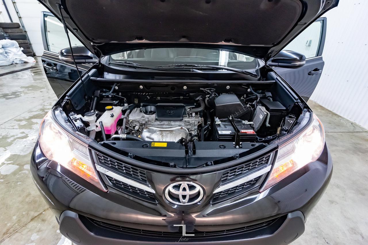 2015 Toyota Rav4 AWD Limited Leather Roof Nav BCam Red Deer AB