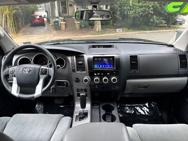 2015 Toyota Sequoia SR5 4WD Arlington VA