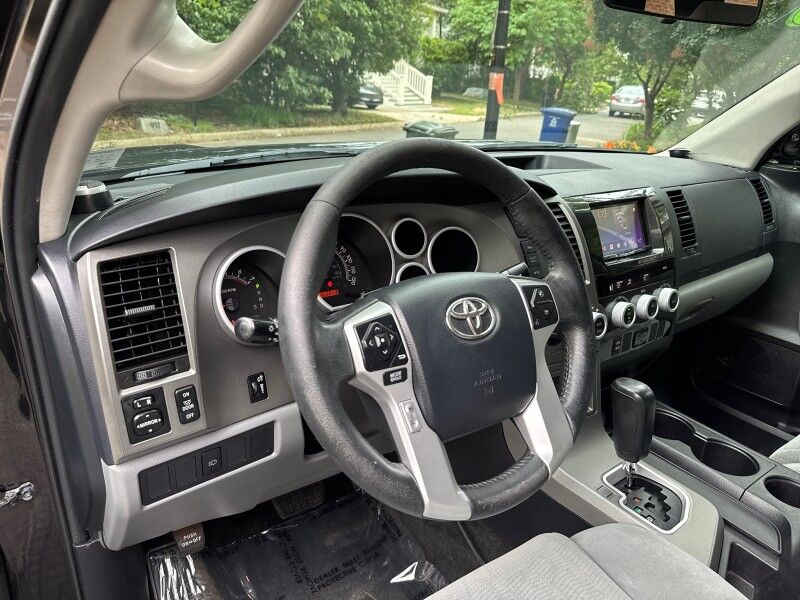 2015 Toyota Sequoia SR5 4WD Arlington VA