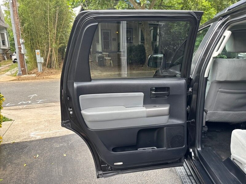 2015 Toyota Sequoia SR5 4WD Arlington VA