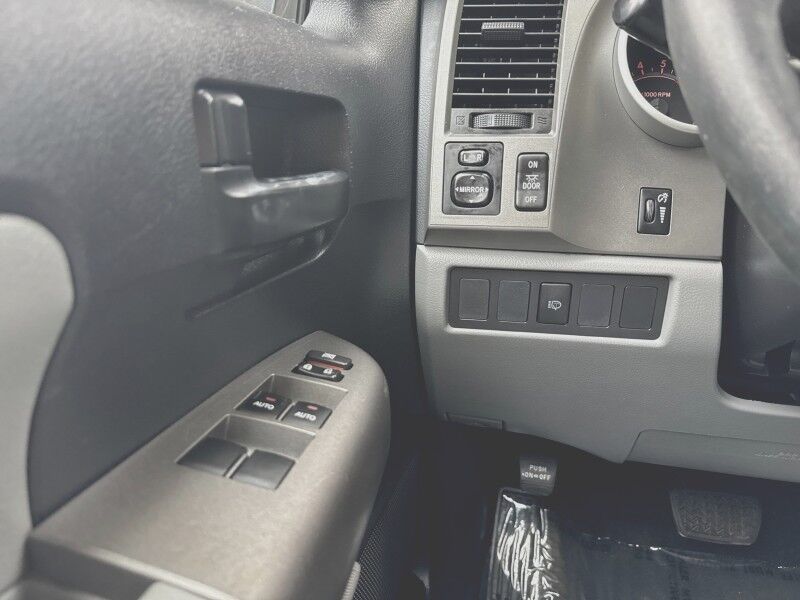 2015 Toyota Sequoia SR5 4WD Arlington VA