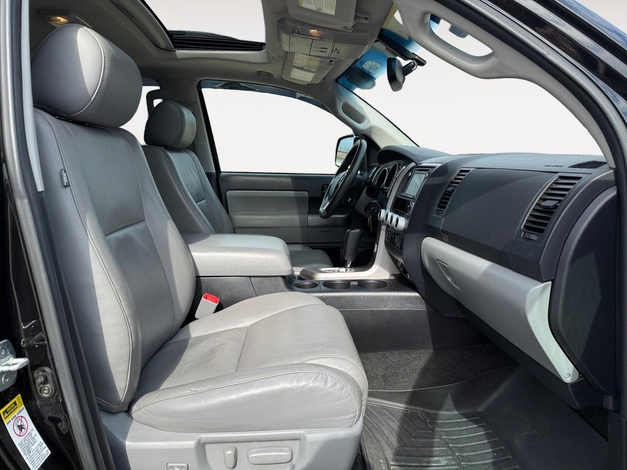 2015 Toyota Sequoia SR5, HEATED SEATS, RUNNING BOARDS, SUNROOF, POWERED 3RD ROW, POWER/HEATED MIRRORS, NAVIGATION, TOW PACKAGE, ALL WEATHER FLOOR MATS, BLUETOOTH, ONLY 1 OWNER, RARE RIDE ALERT SNAG IT BEFORE ITS GONE! Norfolk VA