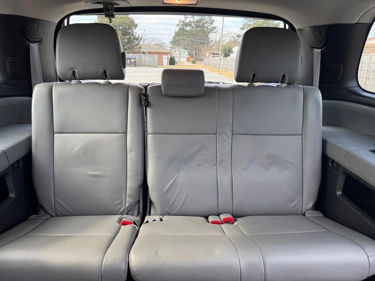 2015 Toyota Sequoia SR5, HEATED SEATS, RUNNING BOARDS, SUNROOF, POWERED 3RD ROW, POWER/HEATED MIRRORS, NAVIGATION, TOW PACKAGE, ALL WEATHER FLOOR MATS, BLUETOOTH, ONLY 1 OWNER, RARE RIDE ALERT SNAG IT BEFORE ITS GONE! Norfolk VA