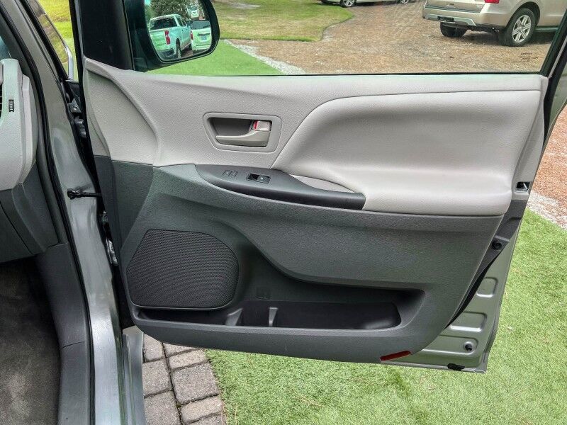 2015 Toyota Sienna L Wilmington NC