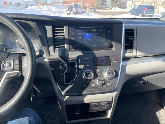 2015 Toyota Sienna LE AAS Cleveland OH