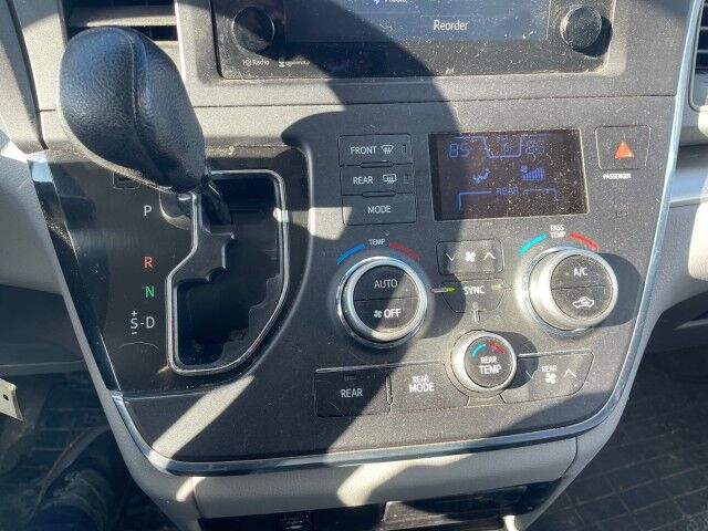 2015 Toyota Sienna LE AAS Cleveland OH