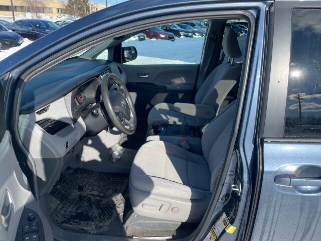 2015 Toyota Sienna LE AAS Cleveland OH