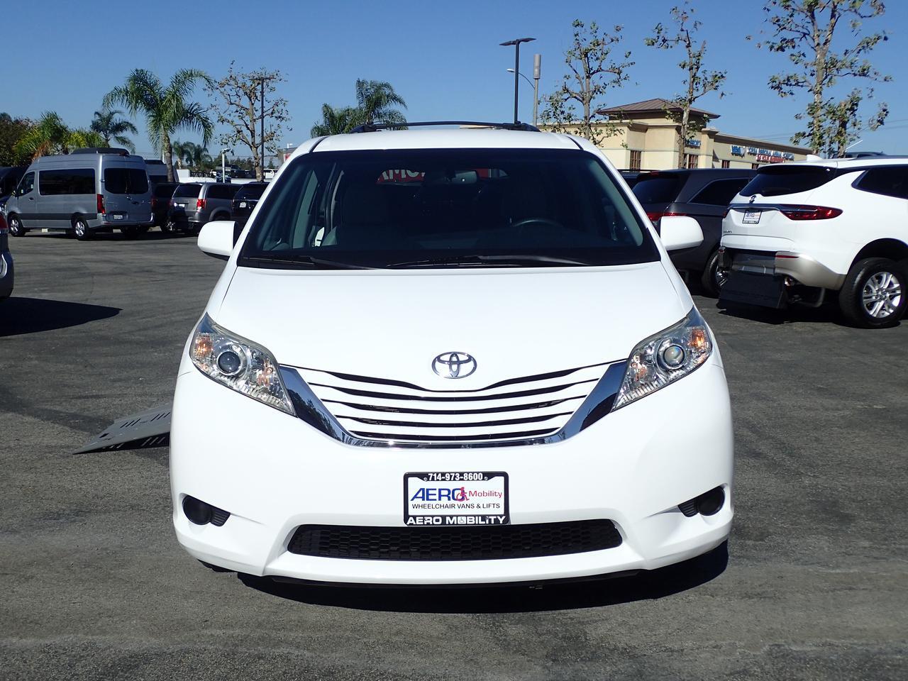 2015 Toyota Sienna LE