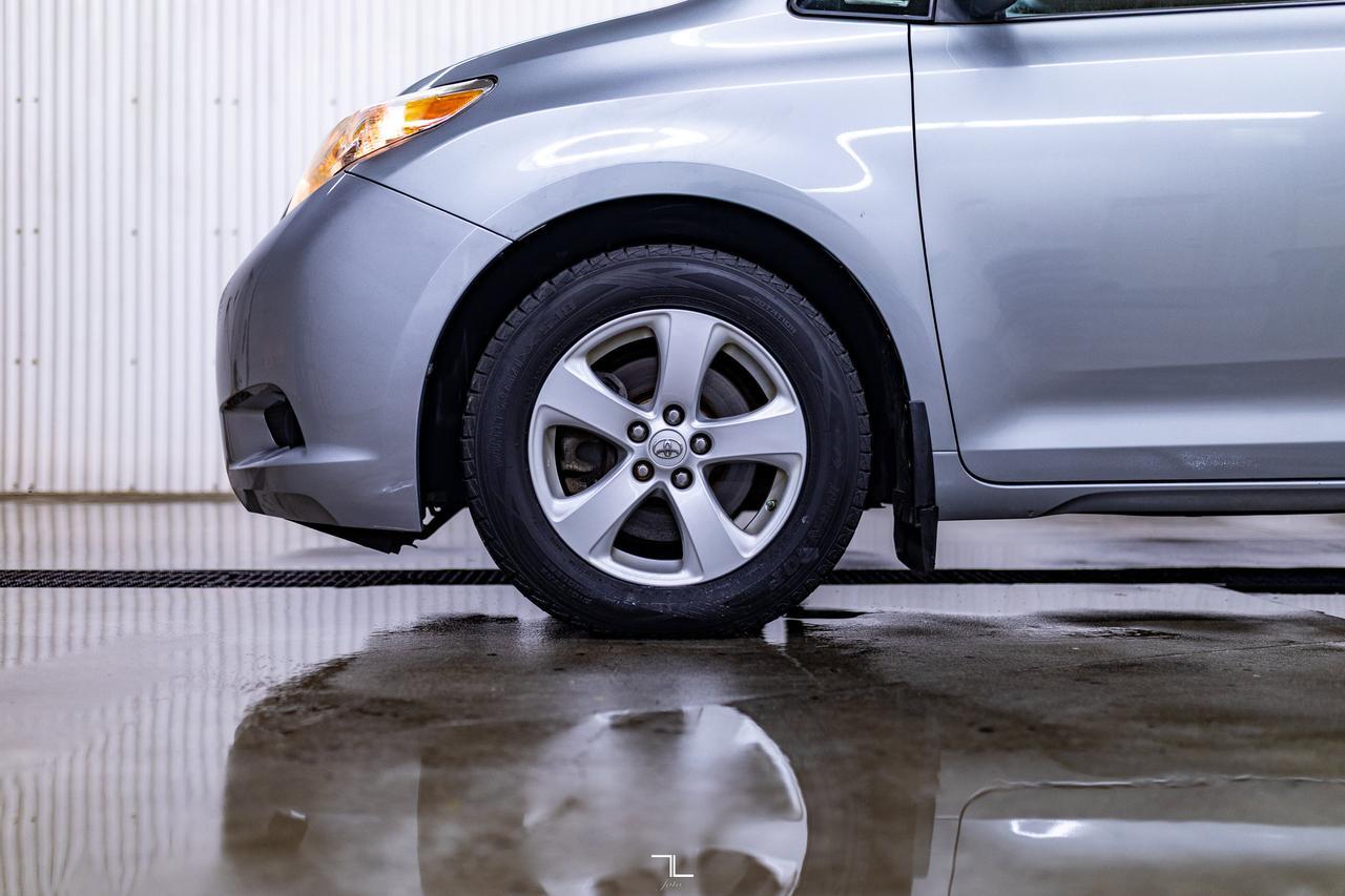 2015 Toyota Sienna LE BCam 7 Passenger Red Deer AB
