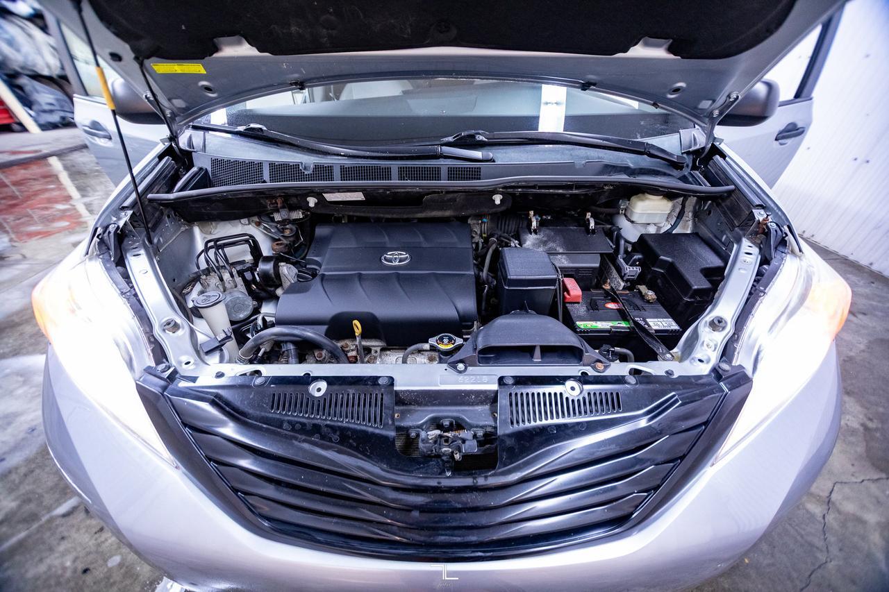 2015 Toyota Sienna LE BCam 7 Passenger Red Deer AB