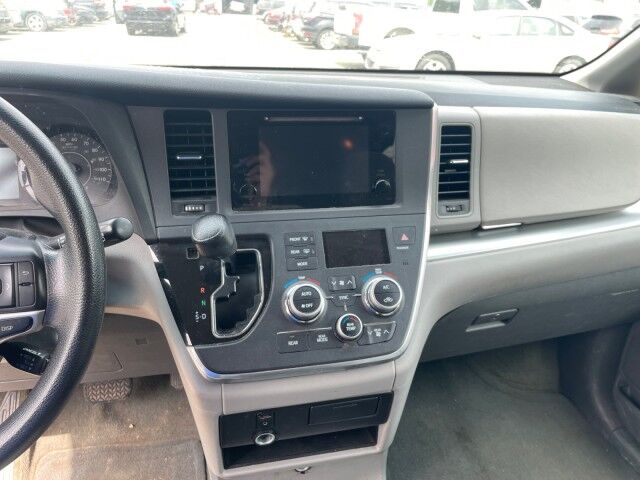 2015 Toyota Sienna LE Cleveland OH