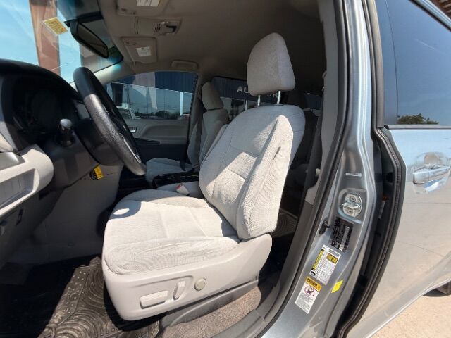 2015 Toyota Sienna LE FWD 8-Passenger V New Braunfels TX