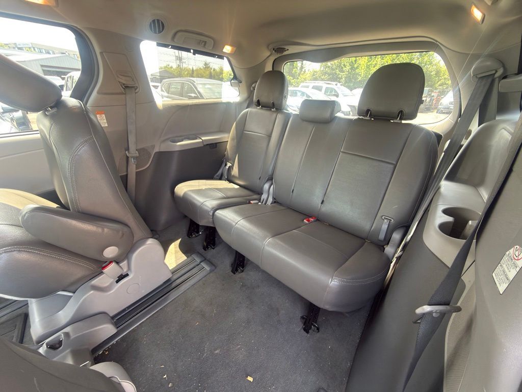 2015 Toyota Sienna LE Beaverton OR