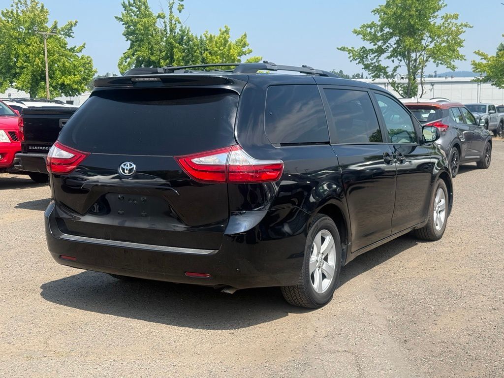 2015 Toyota Sienna LE Beaverton OR