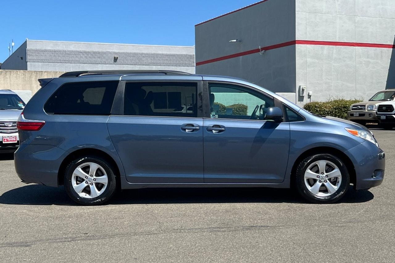 2015 Toyota Sienna LE Roseville CA
