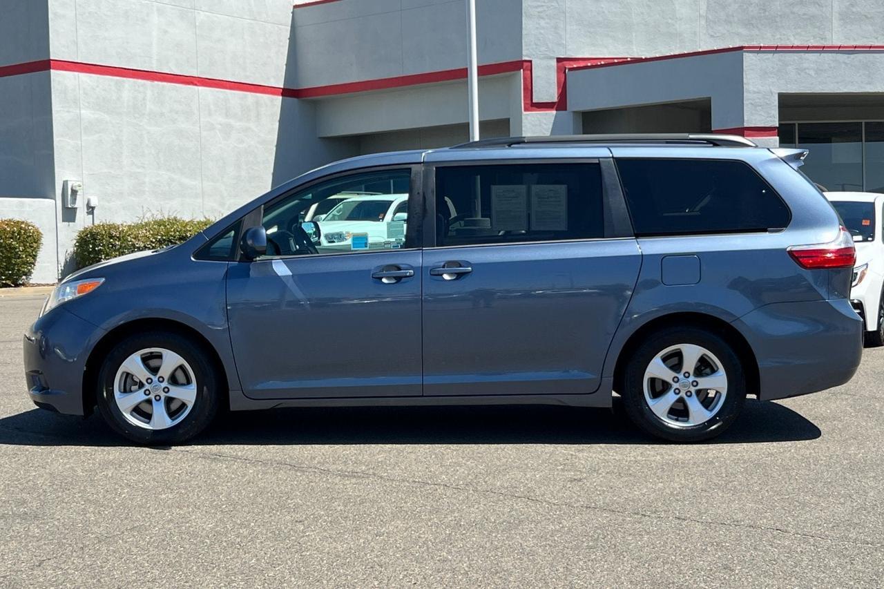 2015 Toyota Sienna LE Roseville CA